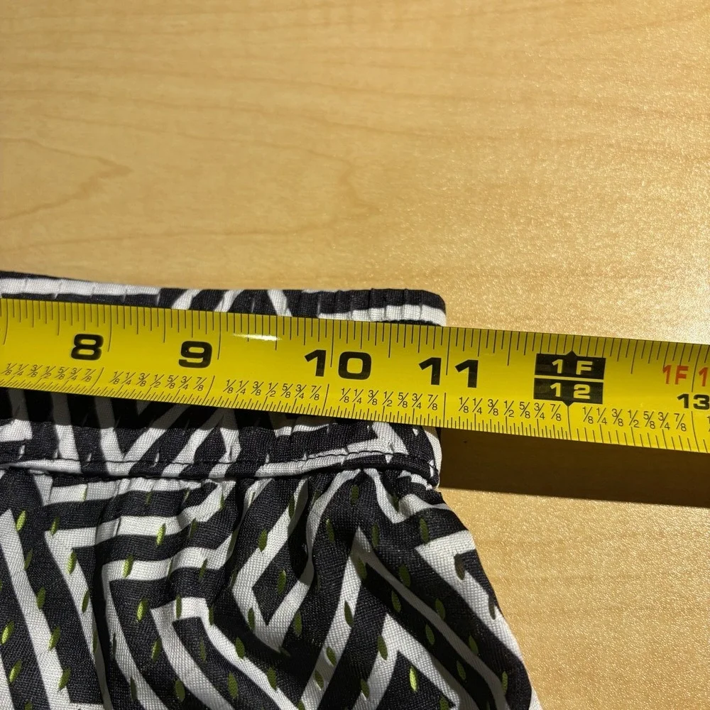 The Unbranded Brand waist 11